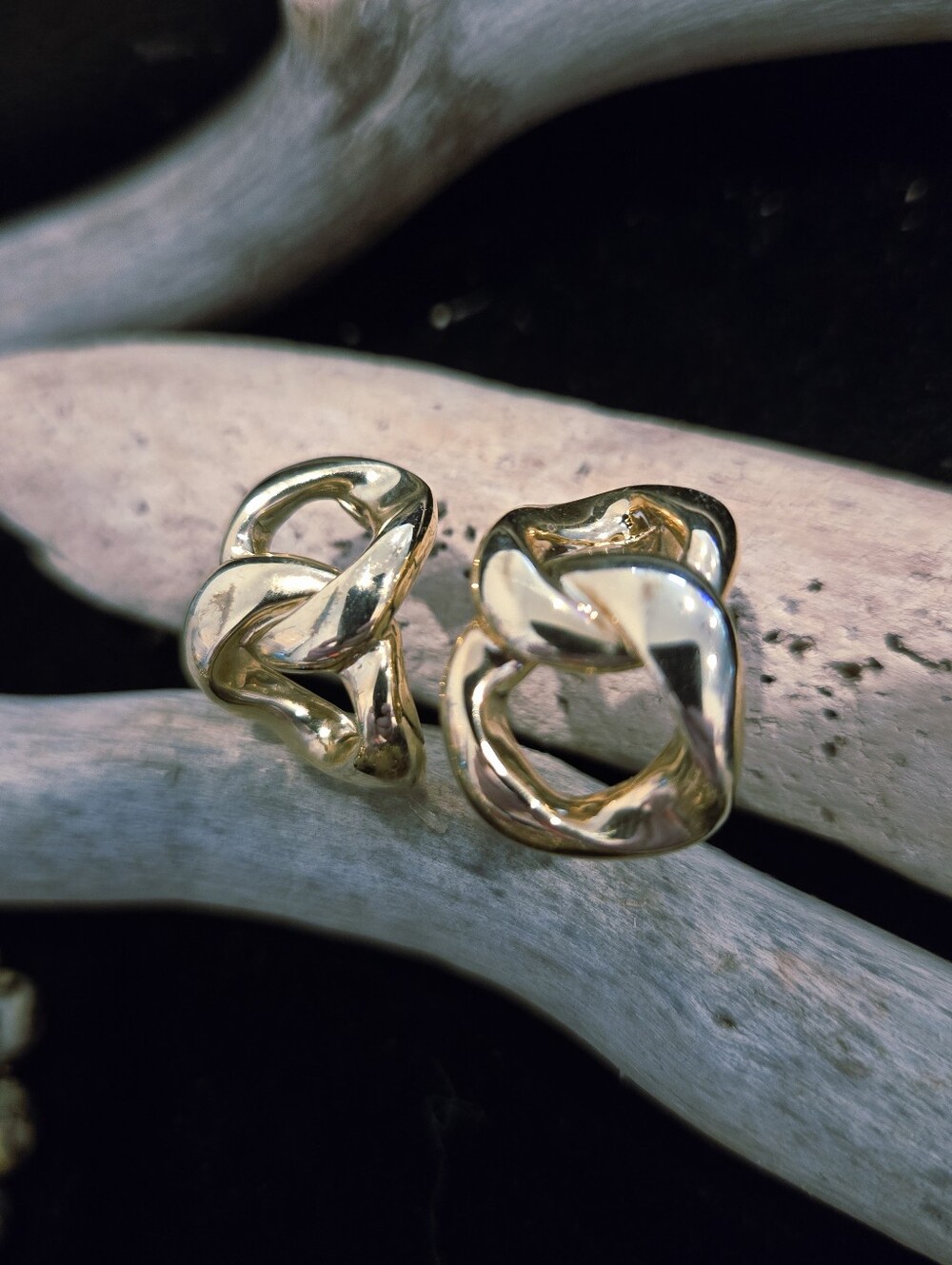 Vintage 80's Style Gold Tone Sculptural Knot Stud Earrings - Women Jewelry